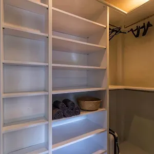 Charmy & Cozy Panoramic Flat 50m From M4 Stop Appartamento